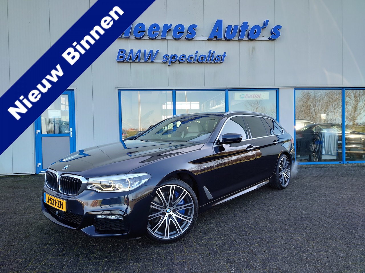 BMW 5-serie Touring - 540i xDrive High Executive M-Sport / Head-up / H-K / Panodak / Comfortpakket / Bomvol - AutoWereld.nl