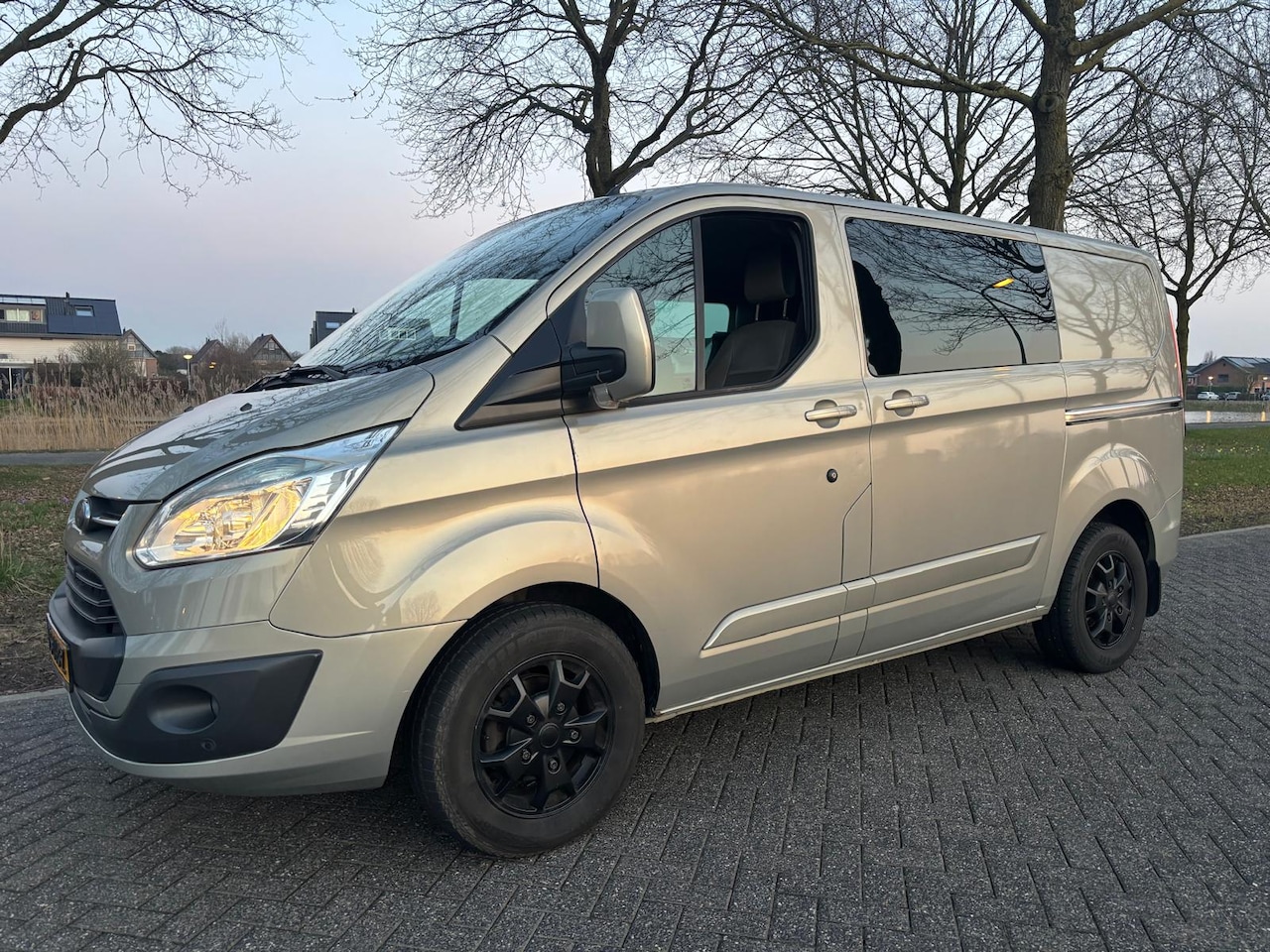 Ford Transit Custom - 270 2.2 TDCI L1H1 Limited DC 270 2.2 TDCI L1H1 Limited DC - AutoWereld.nl