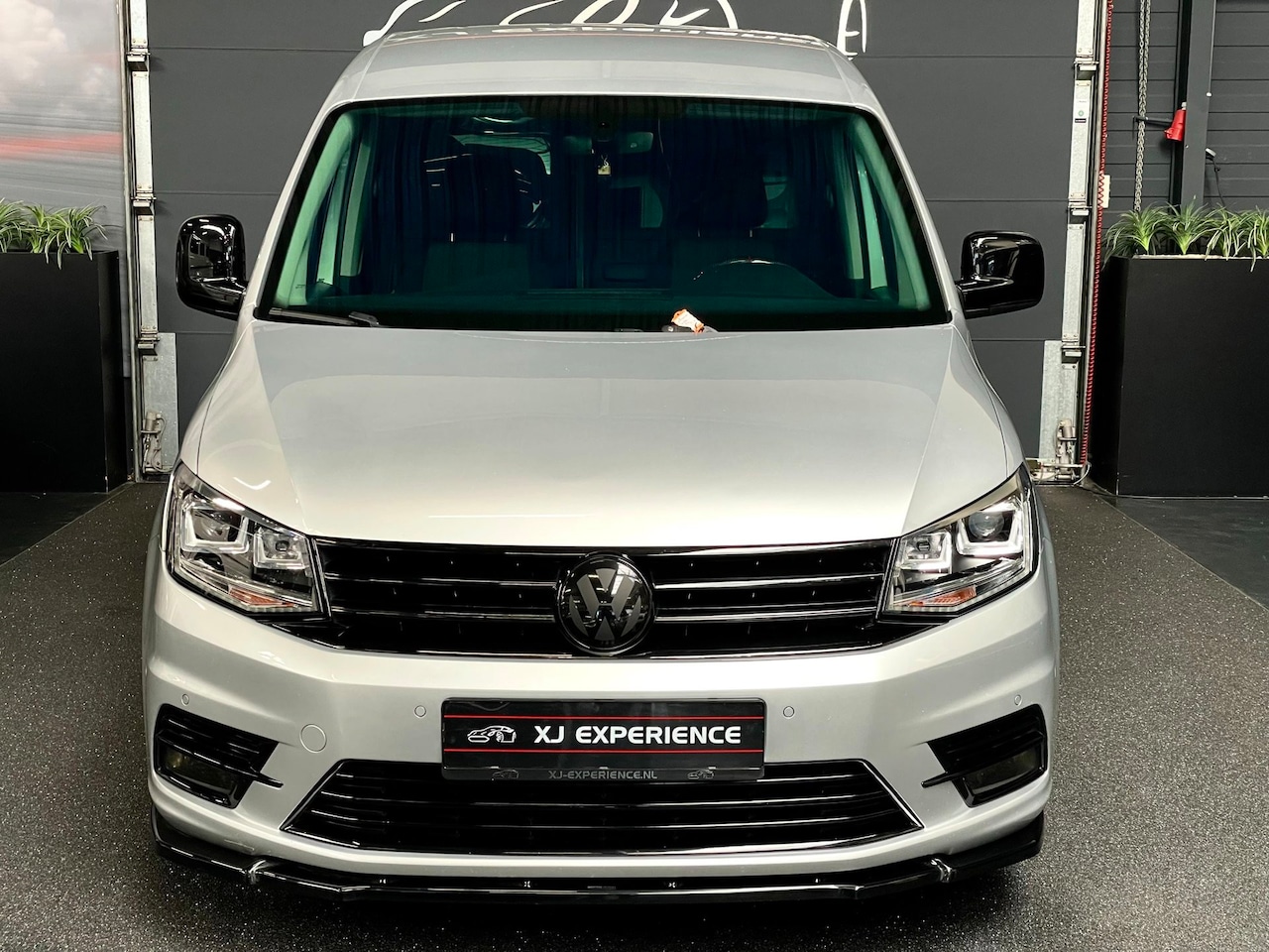 Volkswagen Caddy - 2.0 TDI L1H1 180 PK Highline NAVI CARPLAY MAXTON DESIGN 18" - AutoWereld.nl