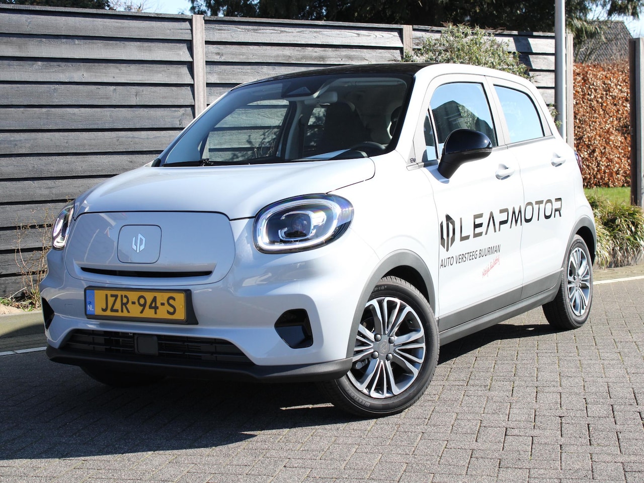 Leapmotor T03 - Design 37.3 kWh 95PK Panoramadak, Cruise Control, Achteruitrijcamera, Navigatie, Airco - AutoWereld.nl