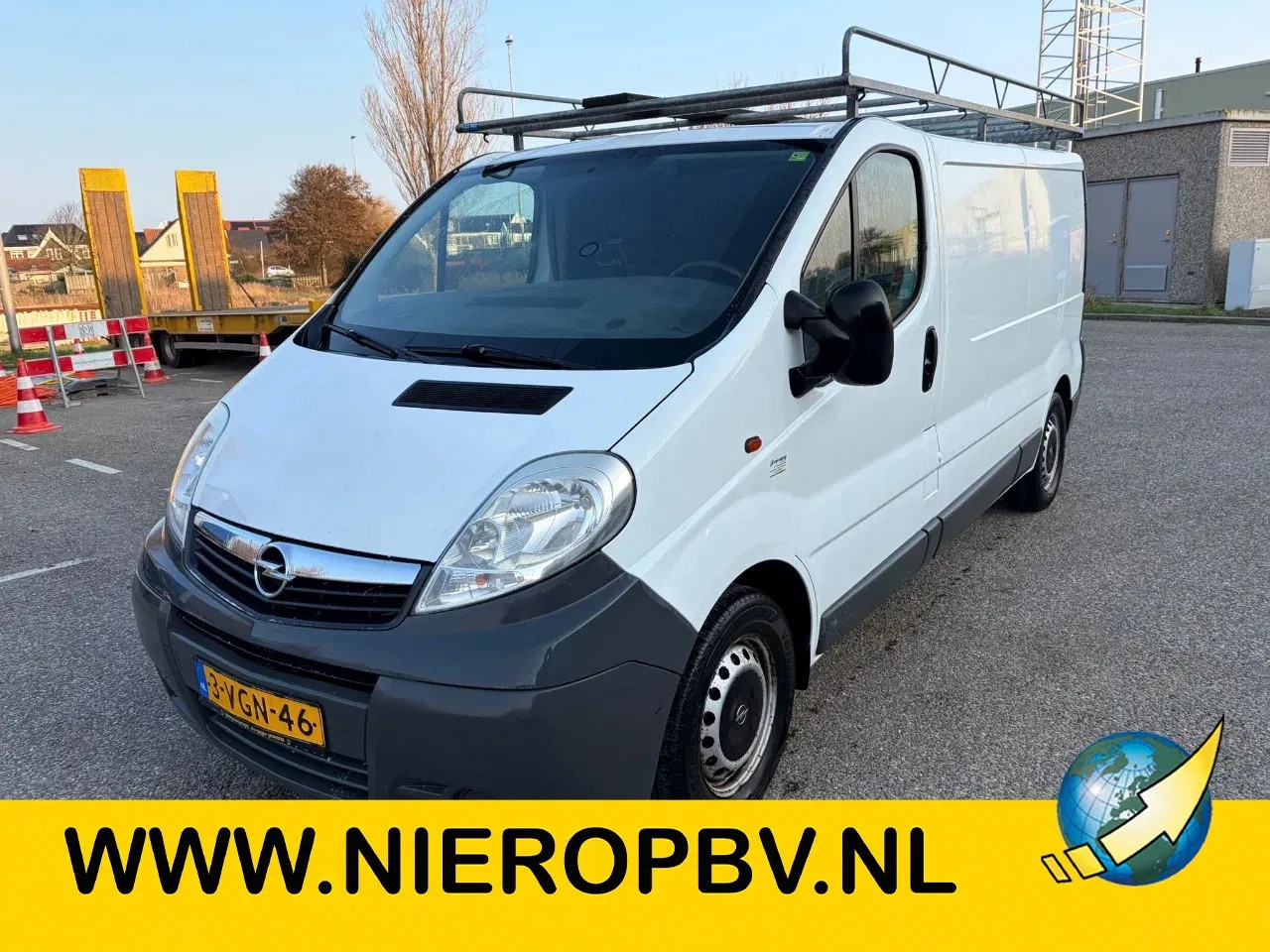 Opel Vivaro - 2.5CDTI L2H1 Airco Trekhaak - AutoWereld.nl