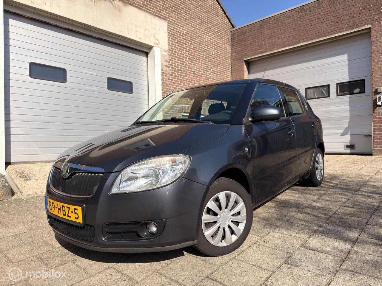 Skoda Fabia - 1.4-16V Ambiente Business 1.4-16V Ambiente Business - AutoWereld.nl