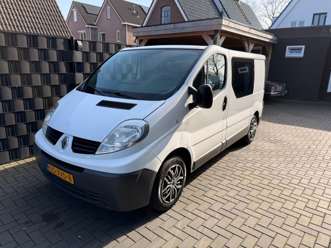 Renault Trafic - 2.0 dCi T27 L1H1| WIT| ROLSTOELBUS| 4 PERS| NAP - AutoWereld.nl