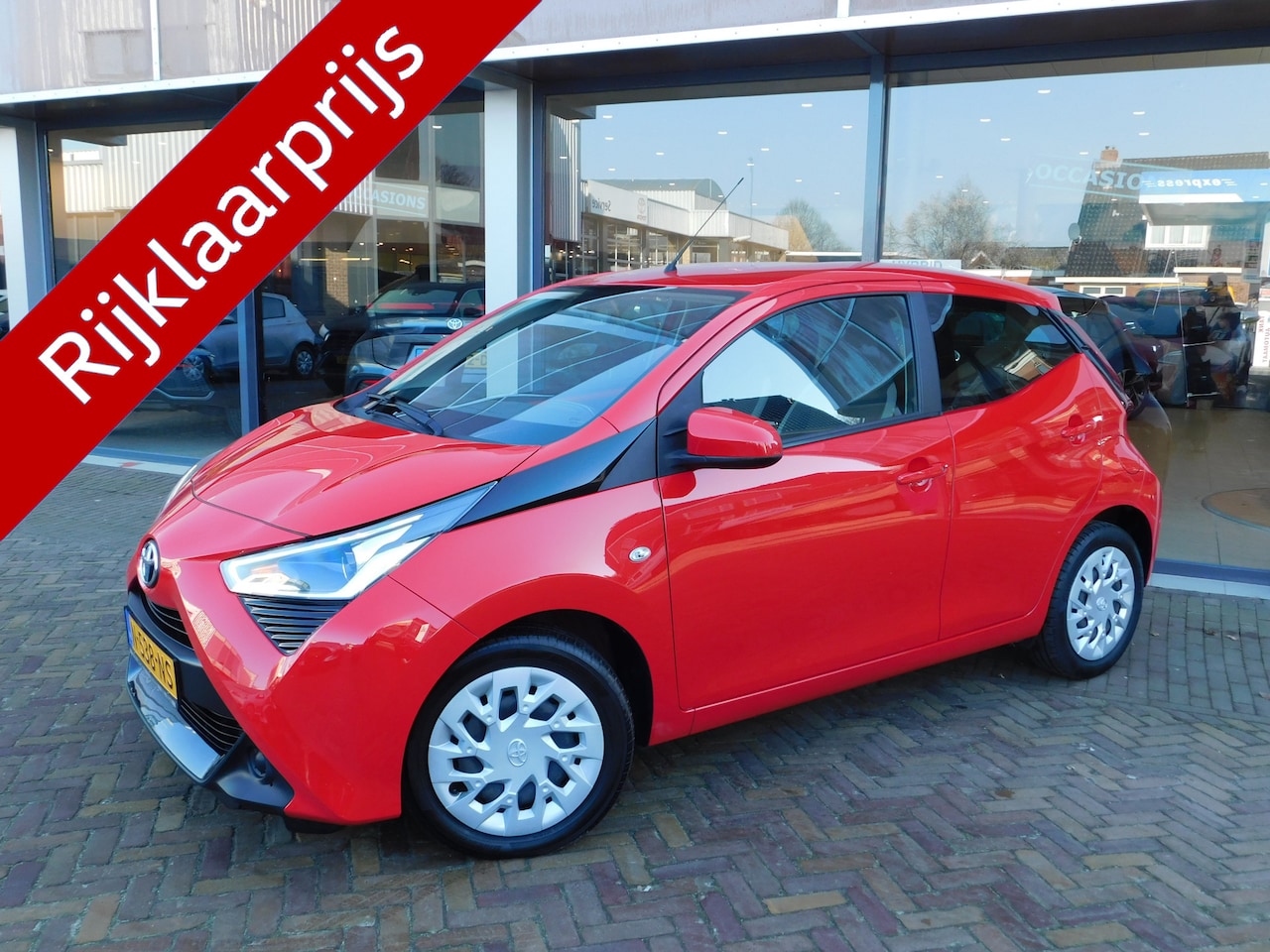 Toyota Aygo - 1.0 VVT-i x-play 1.0 VVT-i x-play - AutoWereld.nl