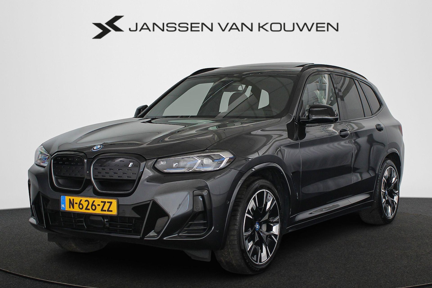 BMW iX3 - High Executive 80 kWh Pano Trekhaak Lederen Sportstoelen Stoelverwarming Laser - AutoWereld.nl