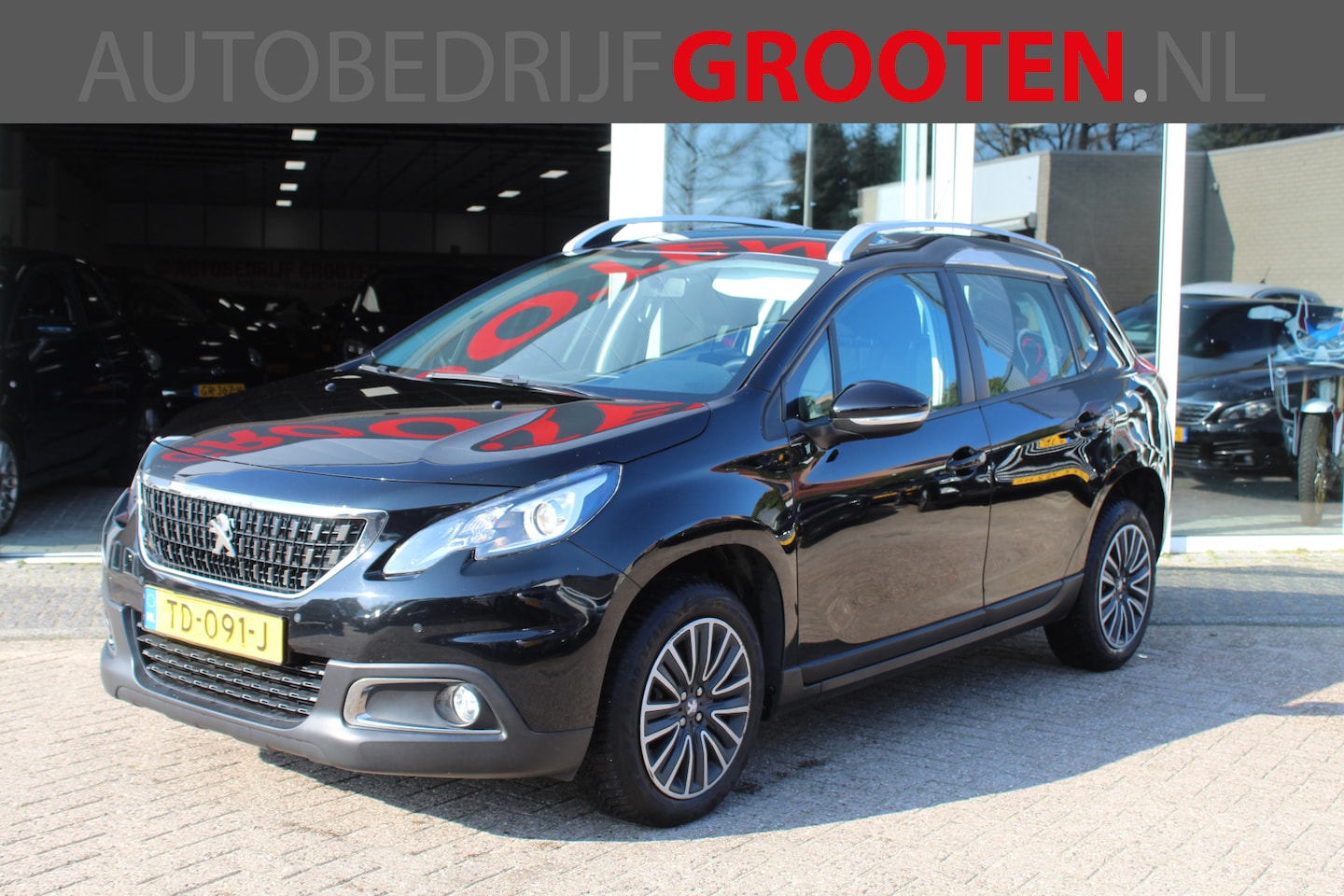 Peugeot 2008 - 1.2 PureTech Active//AUTOMAAT!! - AutoWereld.nl