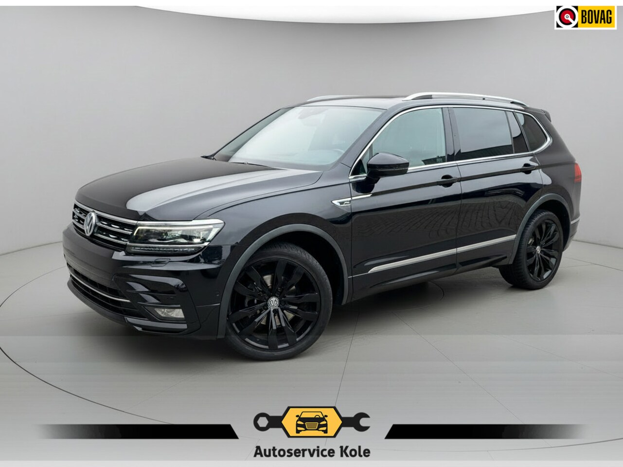 Volkswagen Tiguan Allspace - 1.5 TSI R-Line * Trekhaak * Camera * Virtual Cockpit * Stoelverwarming * - AutoWereld.nl