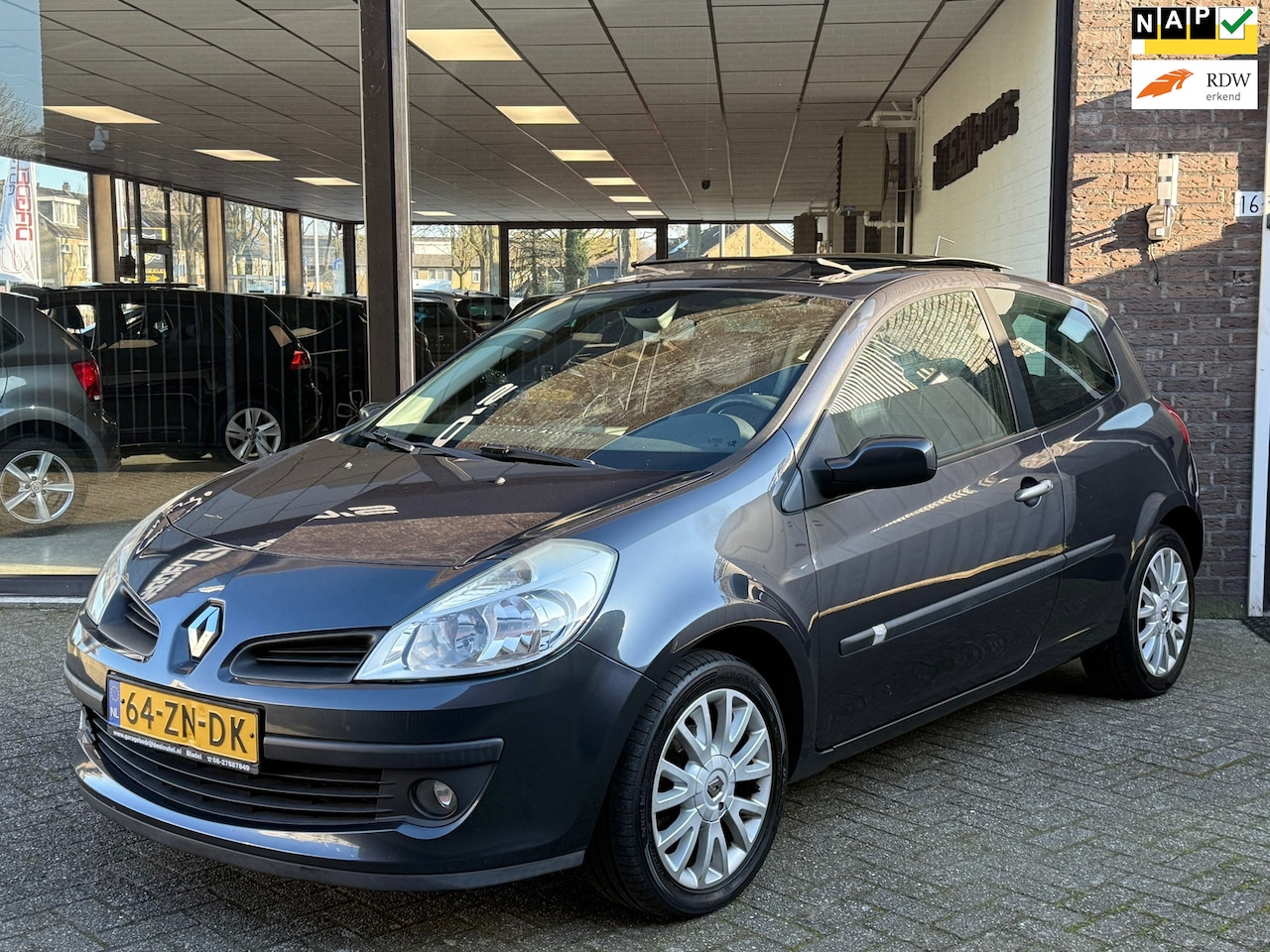 Renault Clio - 1.2 TCE 101pk PANORAMA SCHUIFDAK | CRUISE | CLIMA | KEYLESS - AutoWereld.nl