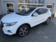 Nissan Qashqai - 1.2 Tekna 17" / Panoramadak