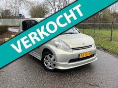 Daihatsu Sirion 2 - 1.0-12V Trend| SPORT-pakket| RIJD TOP| NAVI|TV SCHERM