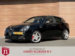 Alfa Romeo Giulietta - 1.4 T Exclusive Leer / Memory Stoel / Leer / Navi / PDC / Cruise / Clima