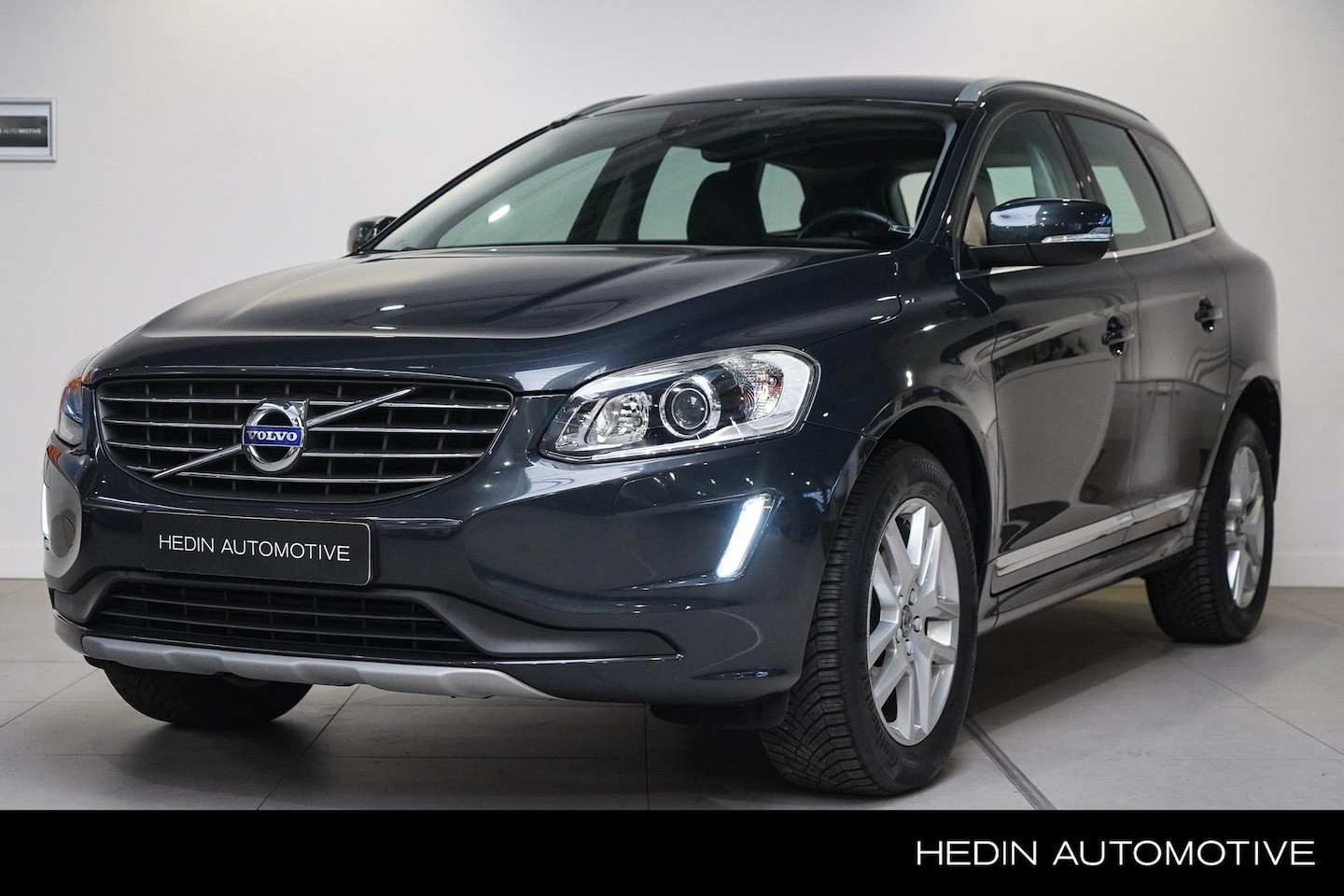 Volvo XC60 - T5 Polar+ Automaat 245pk |1800KG Trekgewicht | AWD | Xenon | NAV | Power Seats | 18 inch | - AutoWereld.nl