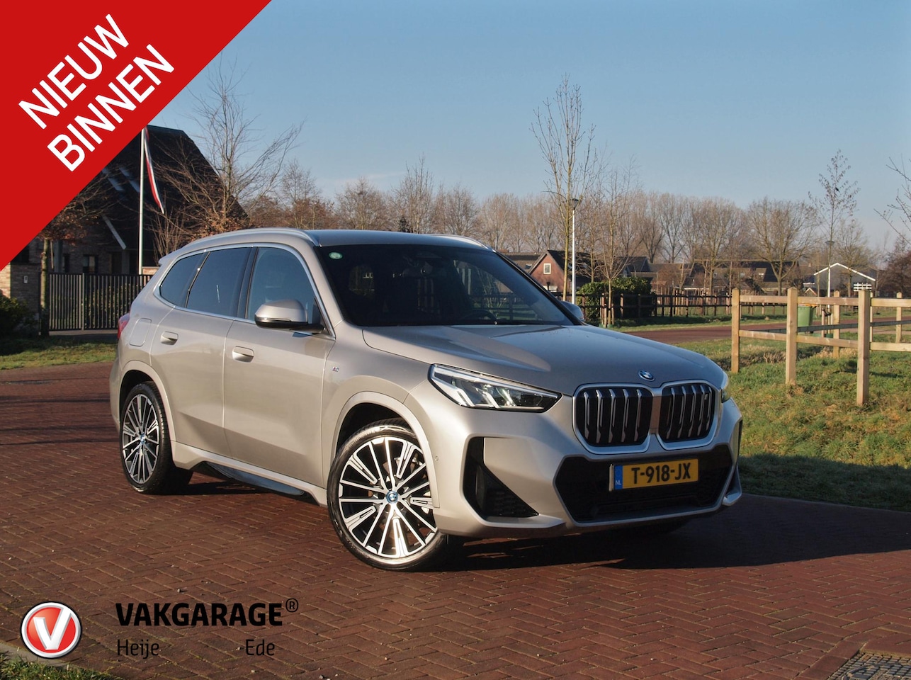BMW iX1 - xDrive30 Launch Edition 67 kWh | M-Pakket | Harman Kardon | Sfeerverlichting | Camera | Ap - AutoWereld.nl