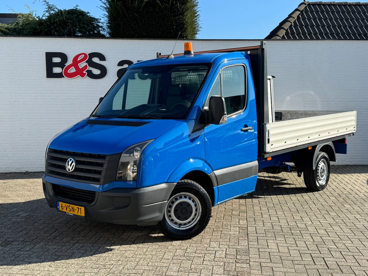 Volkswagen Crafter - 2.0 TDI L2H1 Cruise control Airco Tachograaf Radio/CD Laadbak opbergkast All-seasonbanden - AutoWereld.nl