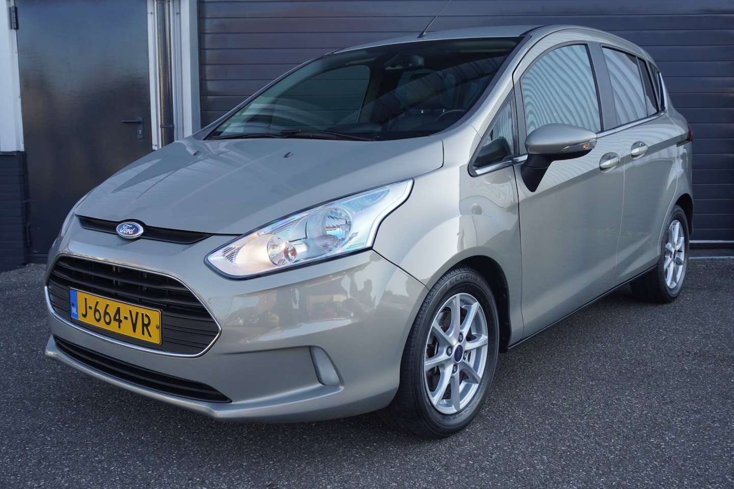 Ford B-Max - 1.6 TI-VCT Titanium | Automaat | Lage KM-stand | Luxe uitvoering - AutoWereld.nl
