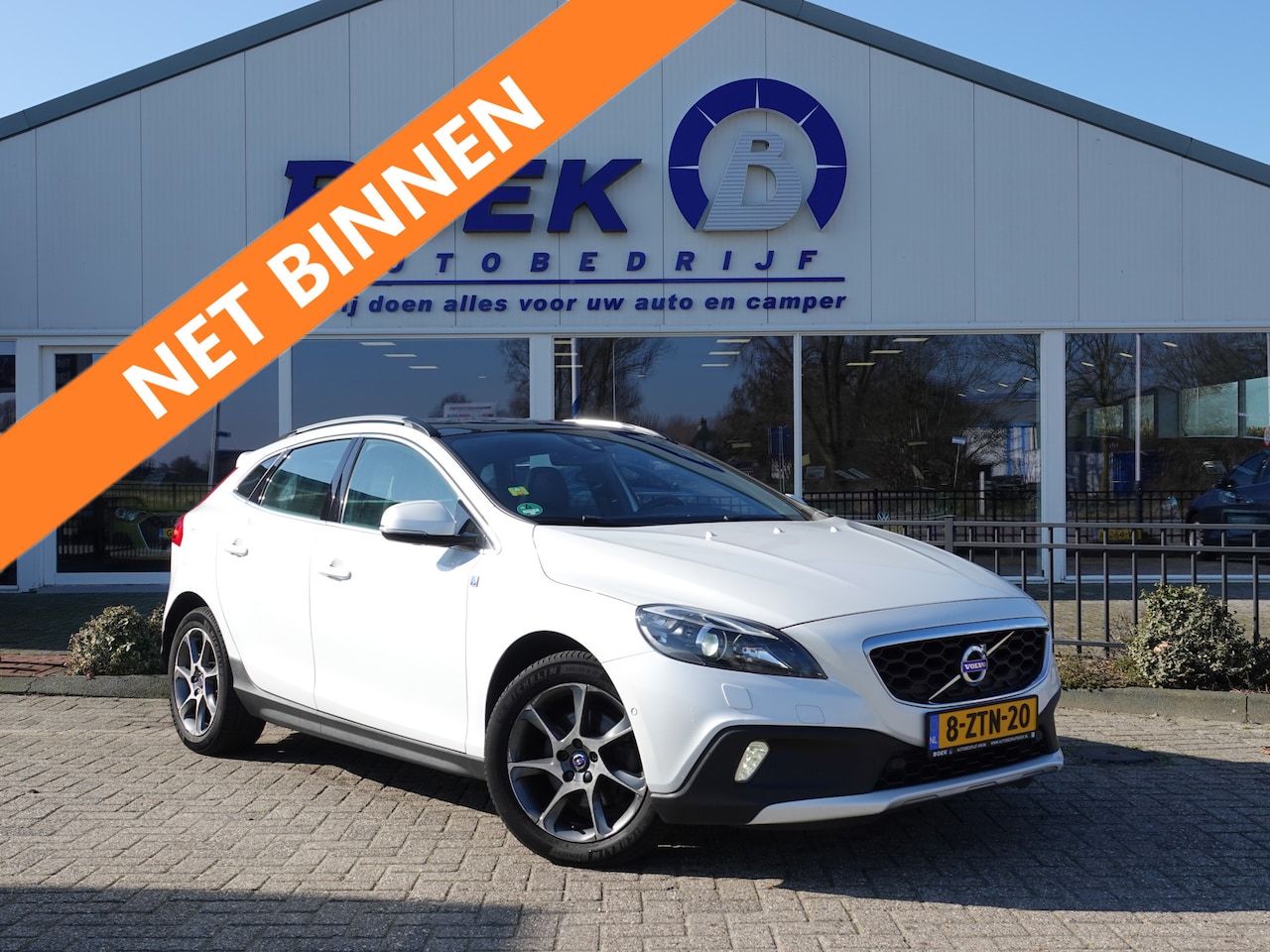 Volvo V40 Cross Country - 1.6 T4 180PK Ocean Race PANO | VOL LEER | HK-AUDIO | DEALER ONDERH. - AutoWereld.nl