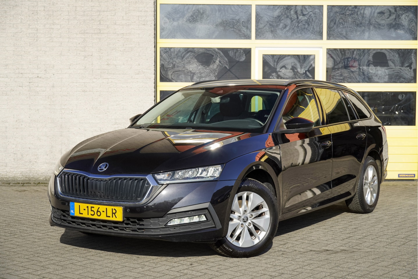 Skoda Octavia Combi - 1.0 TSI Business Edition BJ2021 Lmv 16" | Led | Pdc | Navi | Dynamische knipperlichten | E - AutoWereld.nl