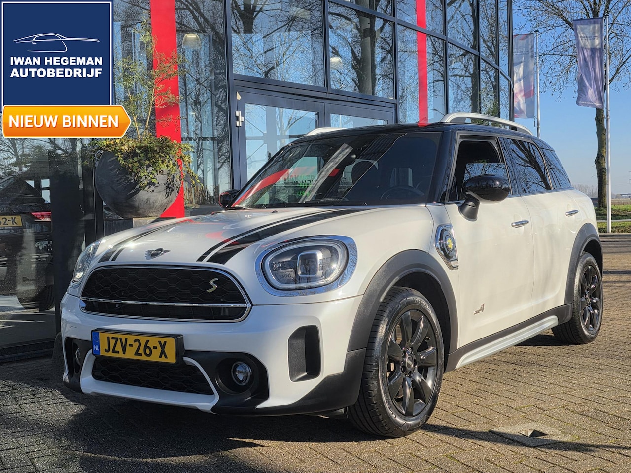 MINI Countryman - Mini 1.5 Cooper S E ALL4 | Climate Control | Navigatie | Sfeerverlichting | Leer | Stoelve - AutoWereld.nl