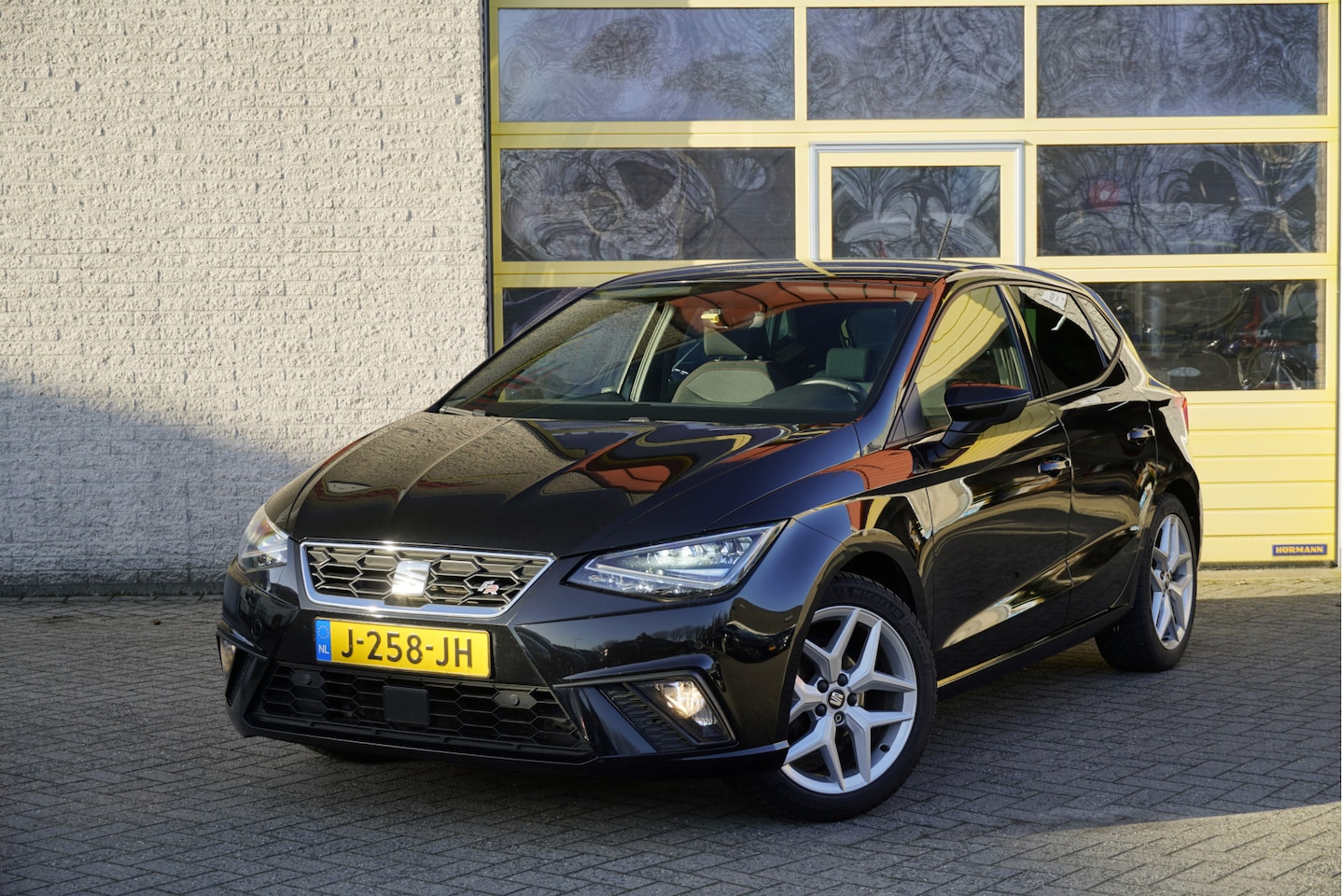 SEAT Ibiza - 1.0 TSI 5drs FR Business Intense BJ2020 Lmv 17" | Led V+A | Navi | Pdc | Achteruitrijcamer - AutoWereld.nl