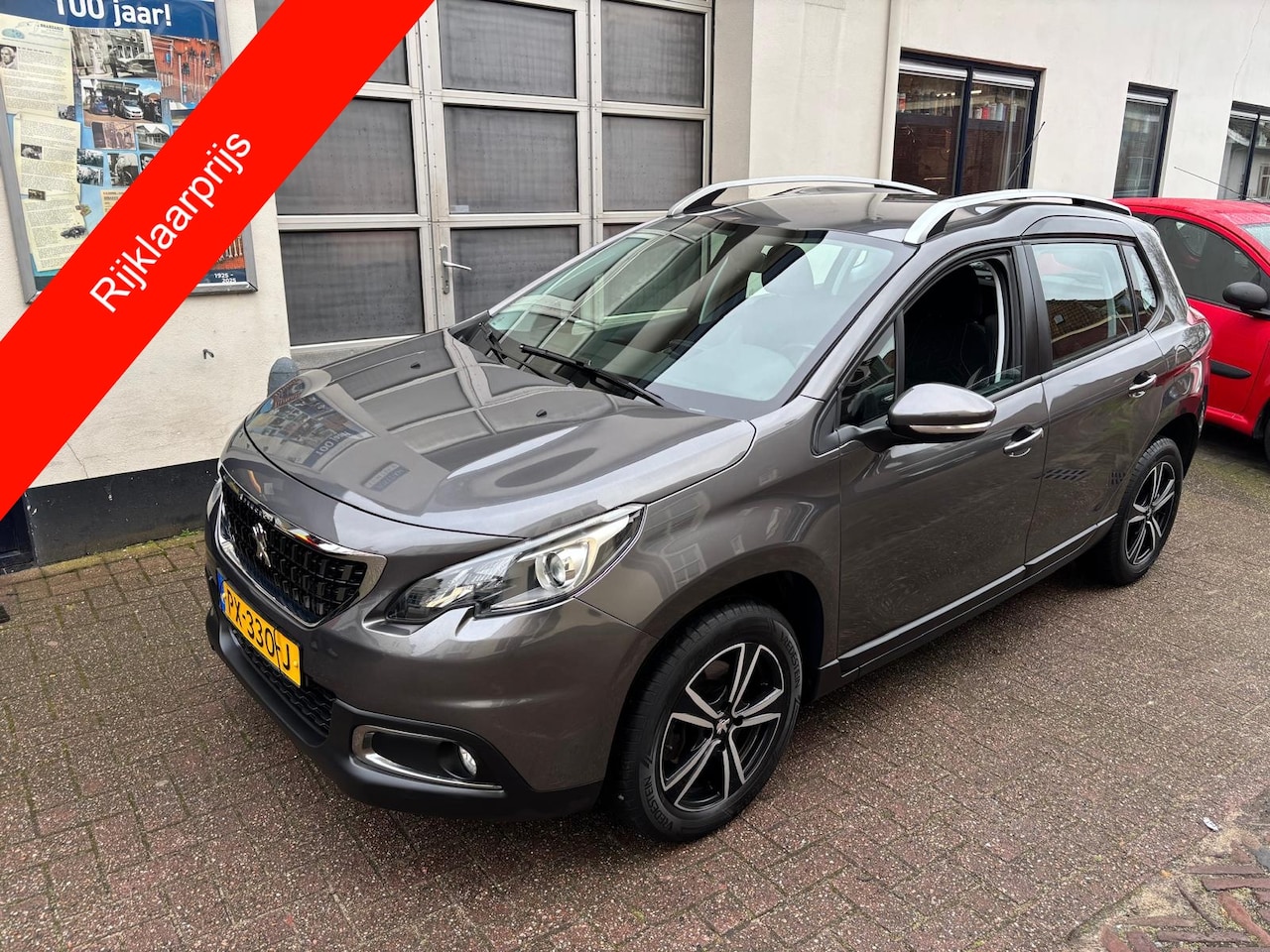Peugeot 2008 - 1.2 PureTech 110pk Blue Lion Carplay Trekhaak - AutoWereld.nl