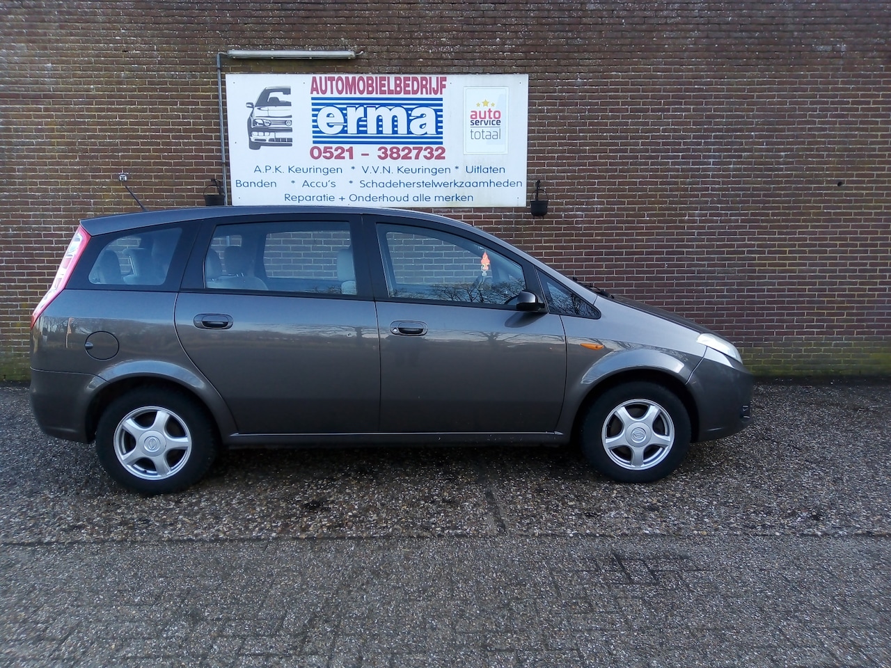 Landwind CV9 - 1.6 Comfort 6 pers. 1.6 Comfort 6 pers. - AutoWereld.nl