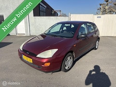 Ford Focus - 1.6-16V Ambiente