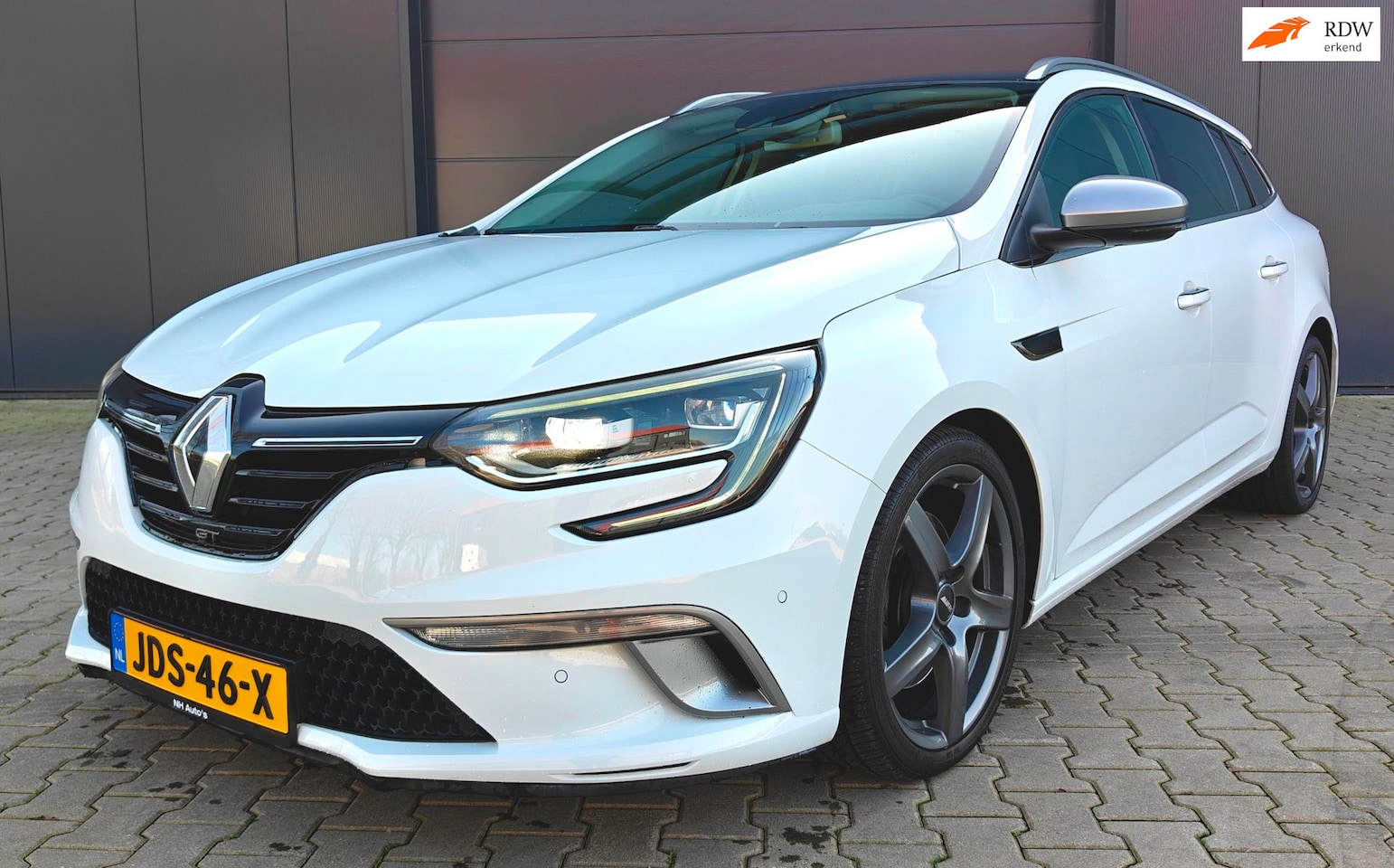 Renault Mégane Estate - 1.6 TCe GT RS 205pk Automaat Navi Panorama dak - AutoWereld.nl