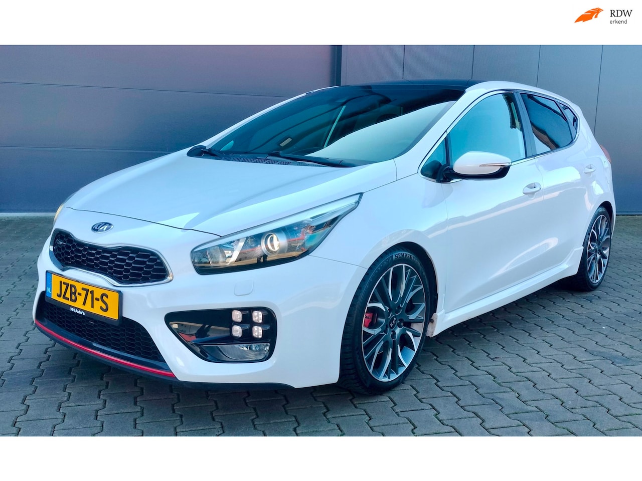 Kia Cee'd - 1.6 GT-Track 204PK Panorama Recaro Xenon Keyless - AutoWereld.nl