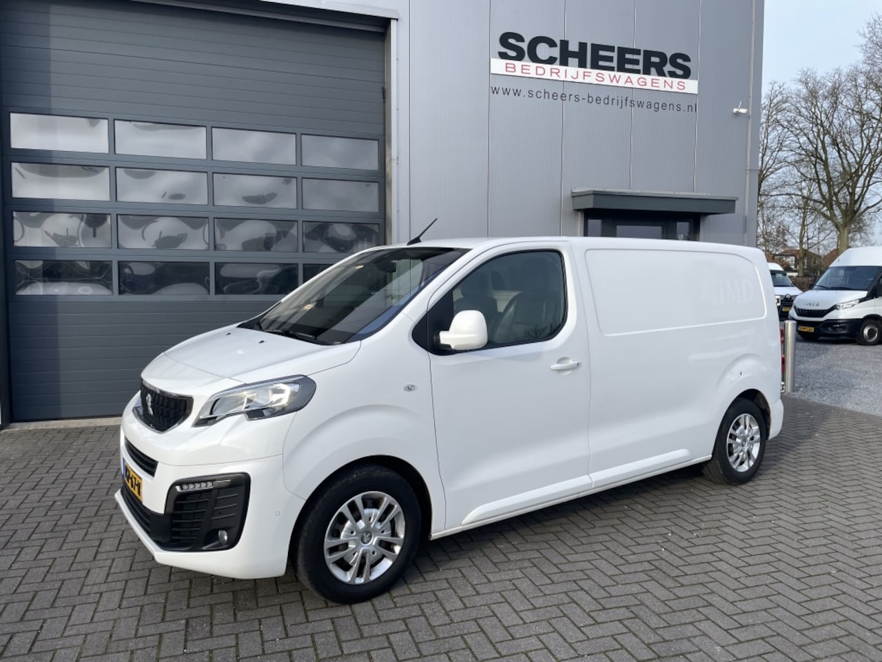 Peugeot Expert - 2.0 BlueHDI 120PK Aut. L2 | Airco | Navigatie - AutoWereld.nl