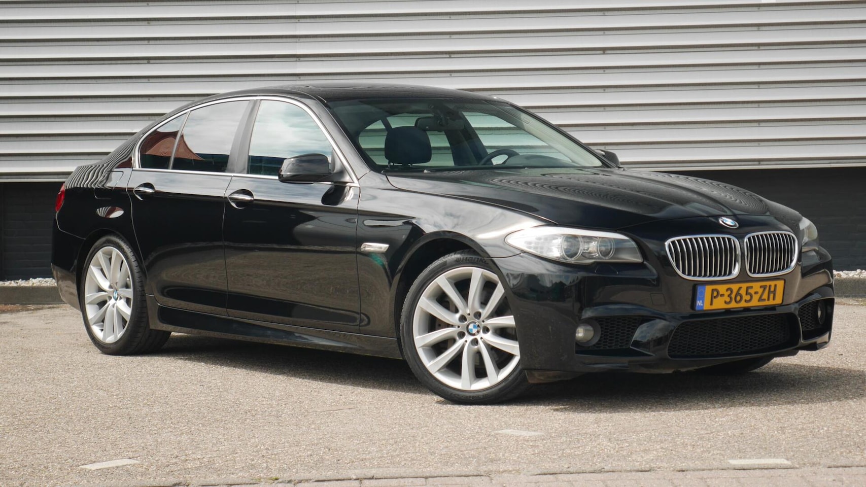 BMW 5-serie - 535xi | M-Pakket | Parkeercamera | Navi | 4x4 - AutoWereld.nl