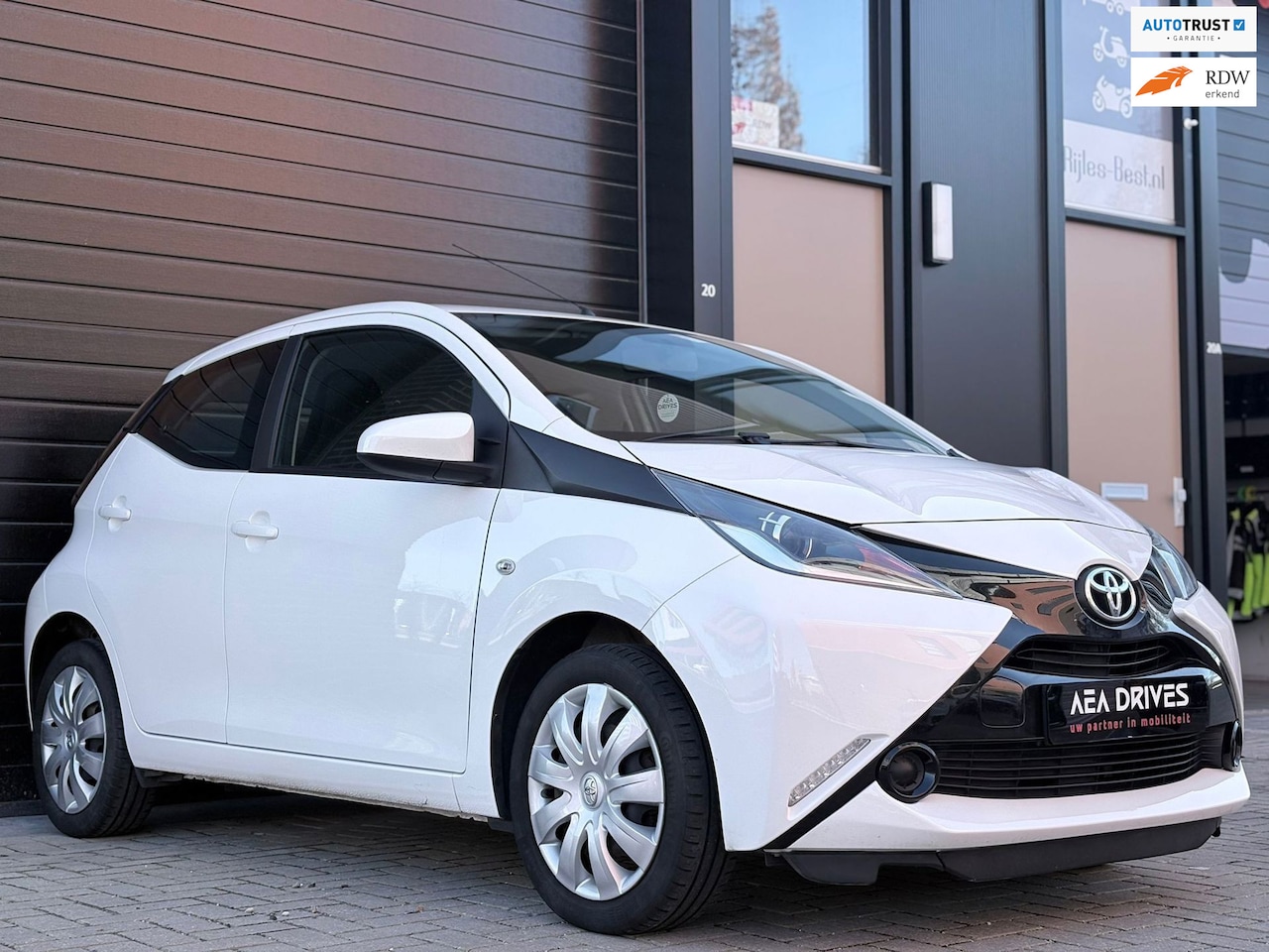 Toyota Aygo - 1.0 VVT-i x Automaat | 99.532 km | Airco | Achteruitrijcamera | Zuinig en ideale stadsauto - AutoWereld.nl