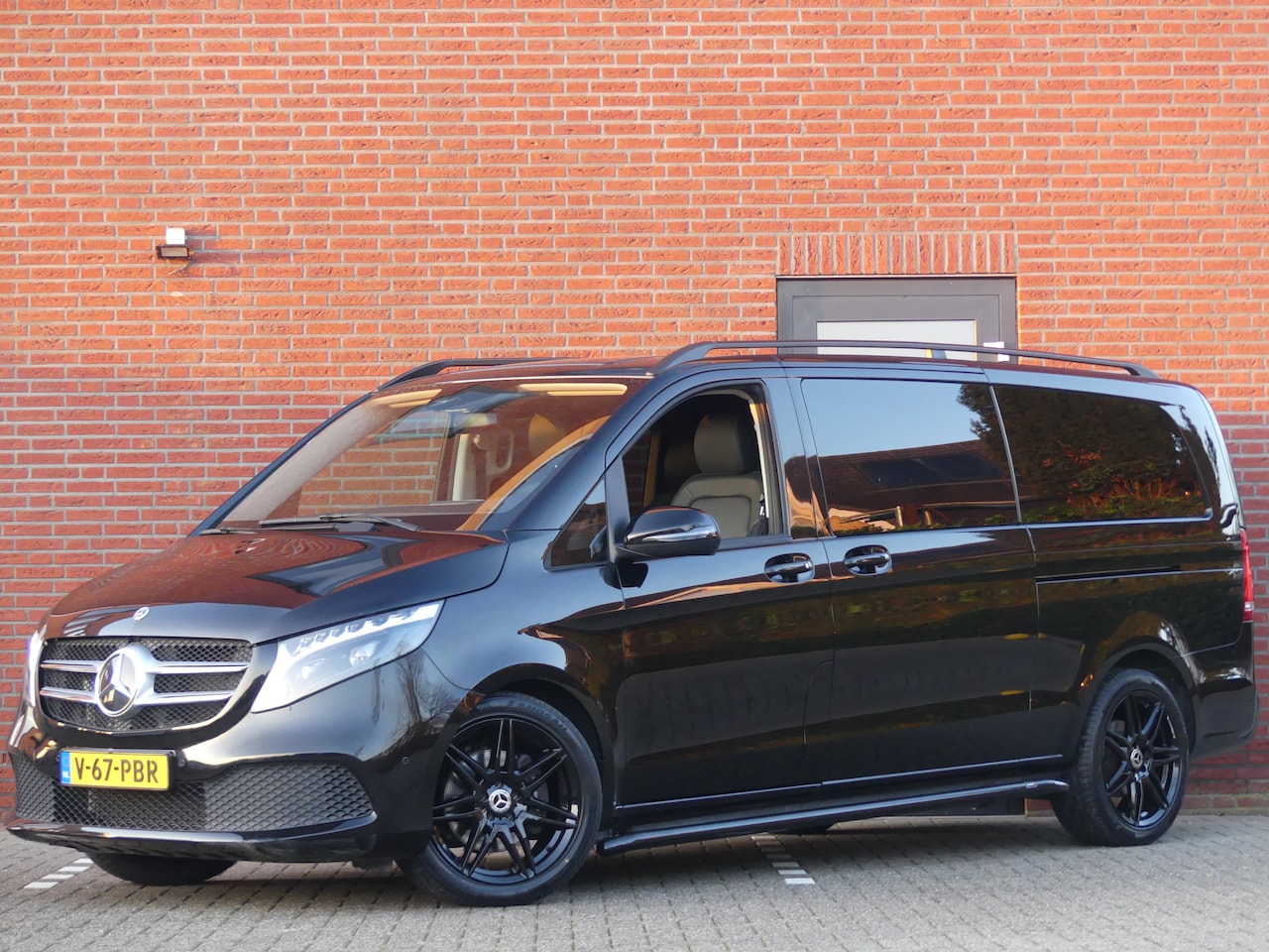 Mercedes-Benz V-klasse - 300d Extra Lang Dubbel Cabine Trekhaak/Sfeerverlichting - AutoWereld.nl