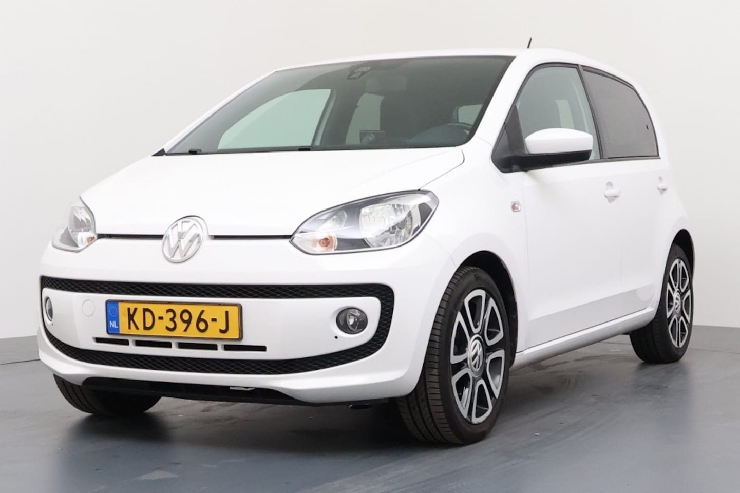 Volkswagen Up! - Volkswagen up! High Up! 5-deurs | Cruise | PDC | 94.756 km | 12 - AutoWereld.nl