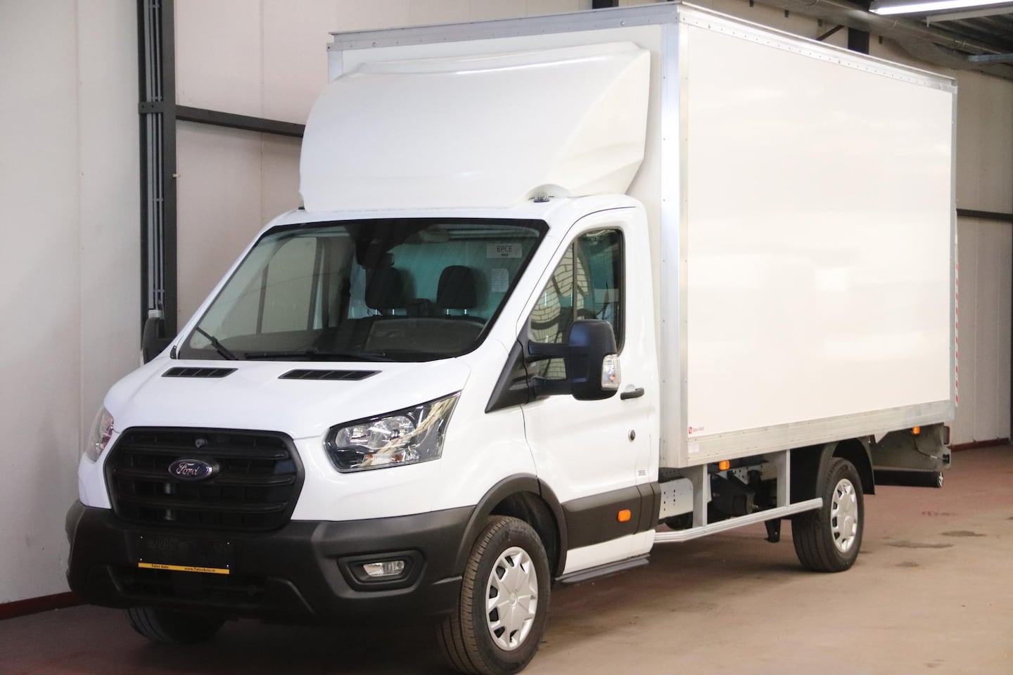 Ford Transit - 2.0 TDCI BAKWAGEN MEUBELBAK AIRCO EURO 6 - AutoWereld.nl
