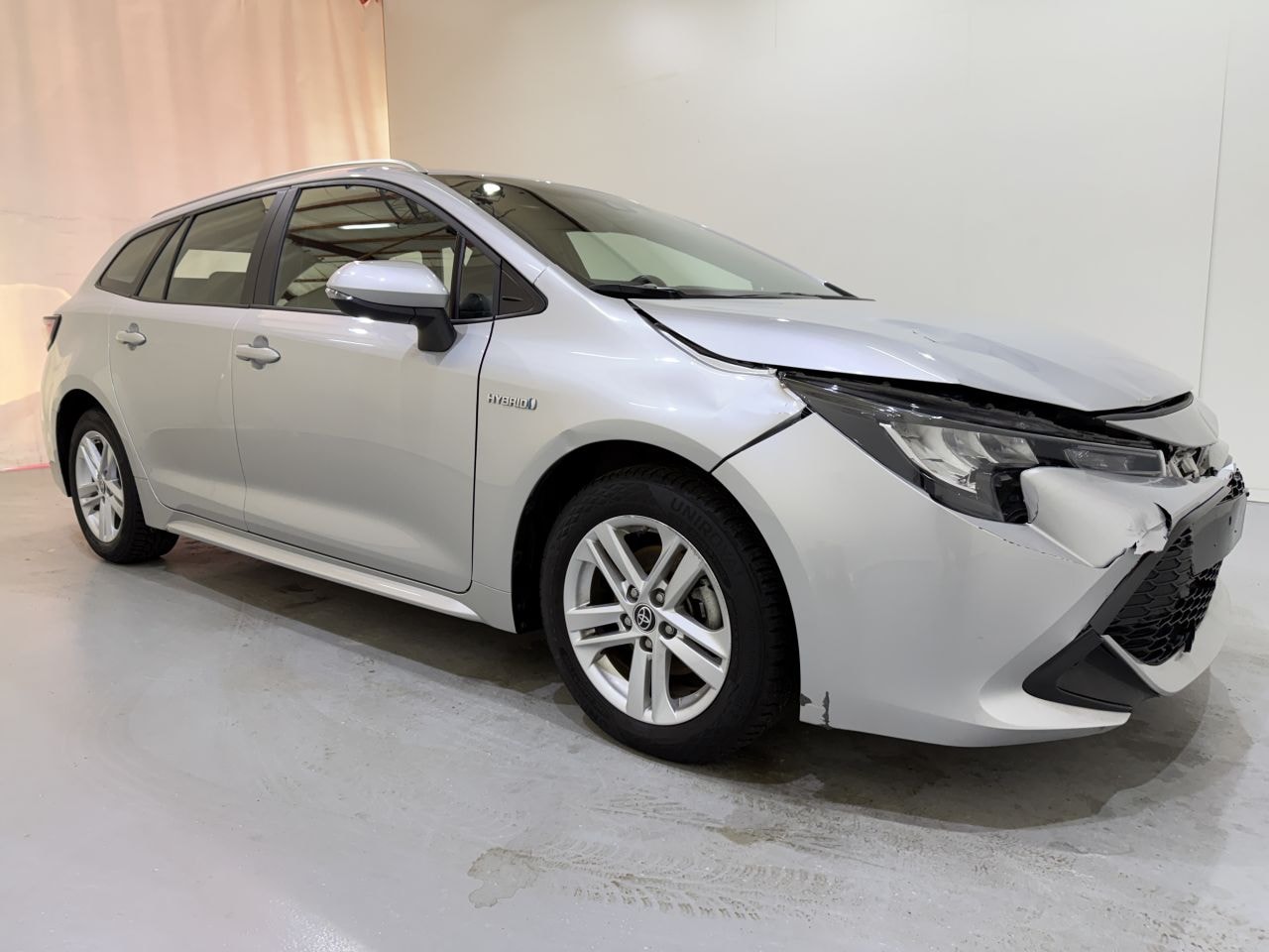 Toyota Corolla Touring Sports - 1.8 VVT-i Hybrid Automaat - AutoWereld.nl