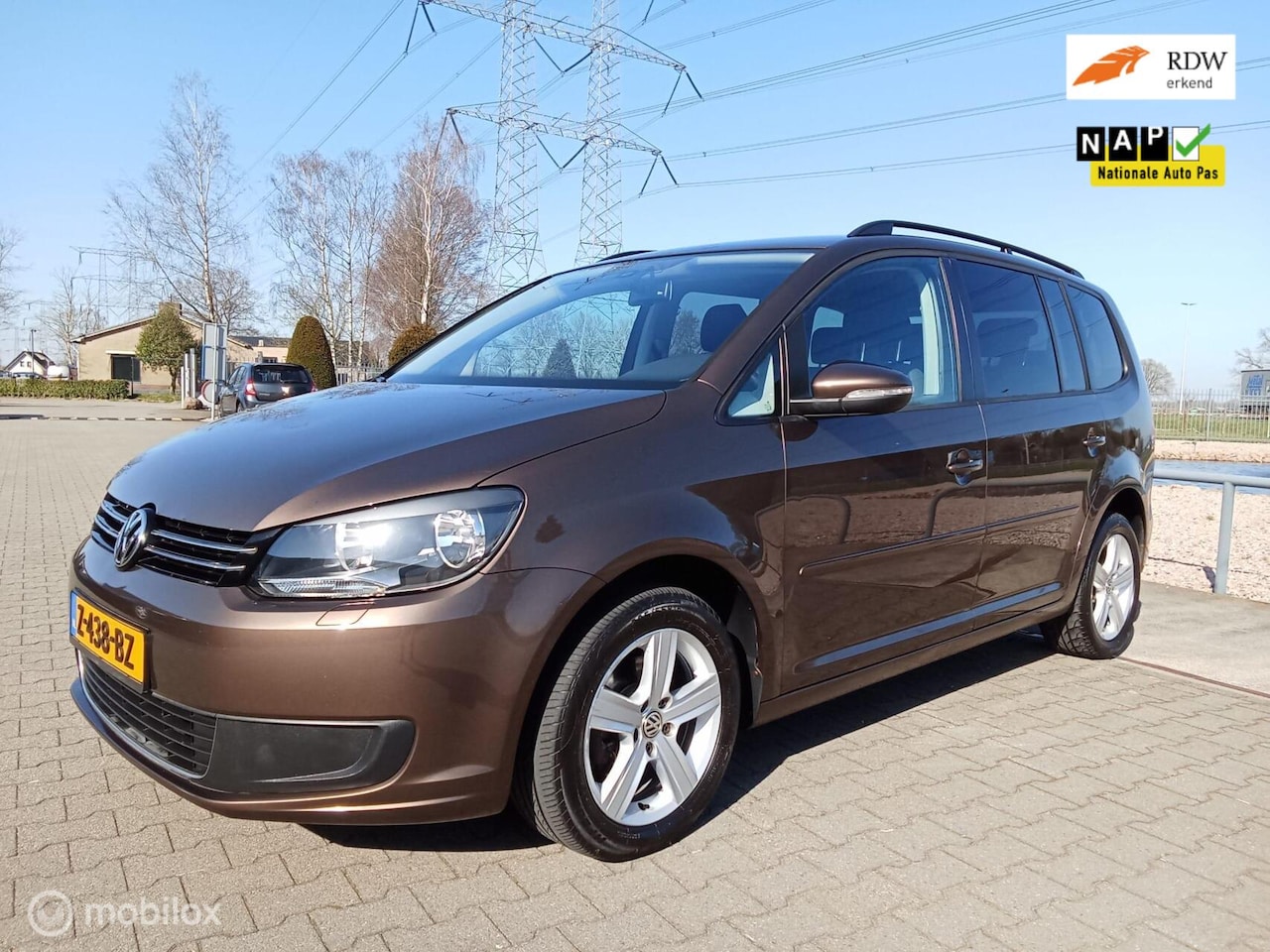 Volkswagen Touran - 1.4 TSI Trendline 7p./clima/navi/apk - AutoWereld.nl