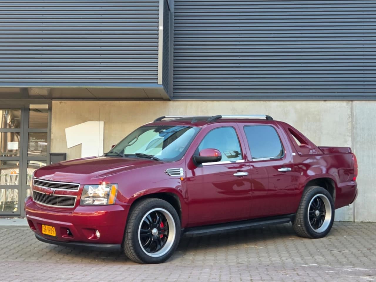 Chevrolet Avalanche - 5.3 V8 4WD BENZINE/LPG GRIJS KENTEKEN - AutoWereld.nl