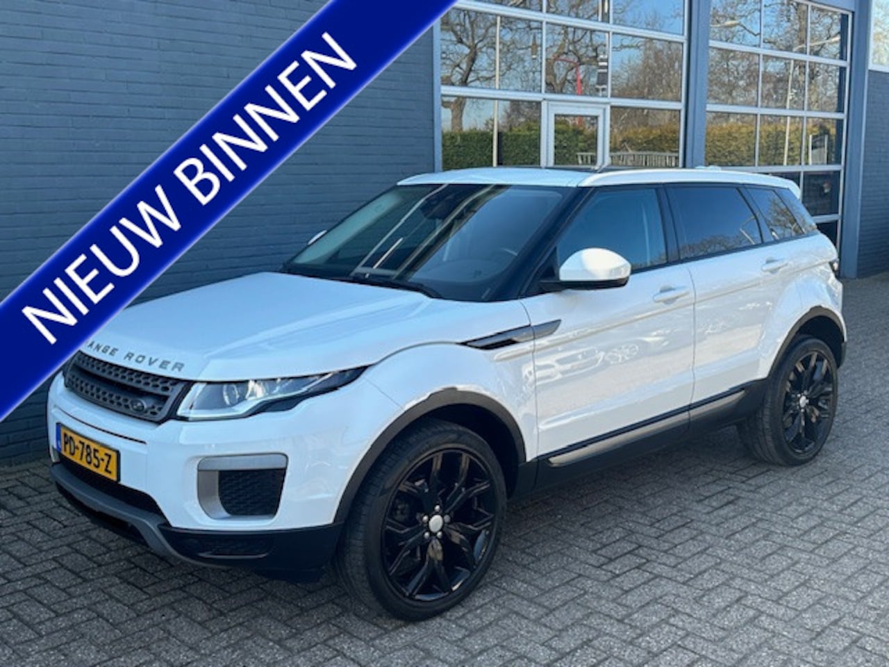 Land Rover Range Rover Evoque - 2.0 eD4 Urban Series Pure / Panoramadak / 20inch velgen / Camera - AutoWereld.nl