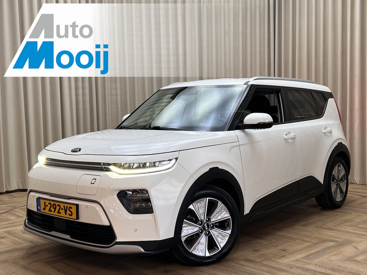 Kia e-Soul - ExecutiveLine 64 kWh *Warmtepomp* Leder / Stoelkoeling / SOH 100% / CarPlay / Camera / Ful - AutoWereld.nl