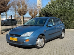 Ford Focus - 1.4-16V Trend, 5-deurs, trekhaak