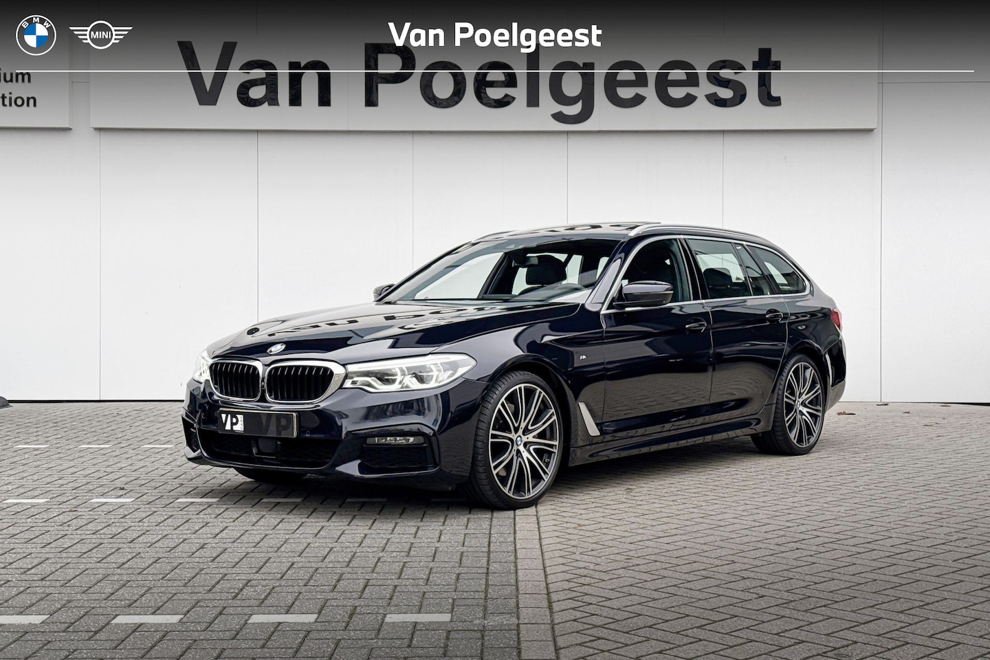 BMW 5-serie Touring - 530i High Executive | M Sport | Panoramadak | Comfortstoelen | Driving Assistant Plus - AutoWereld.nl