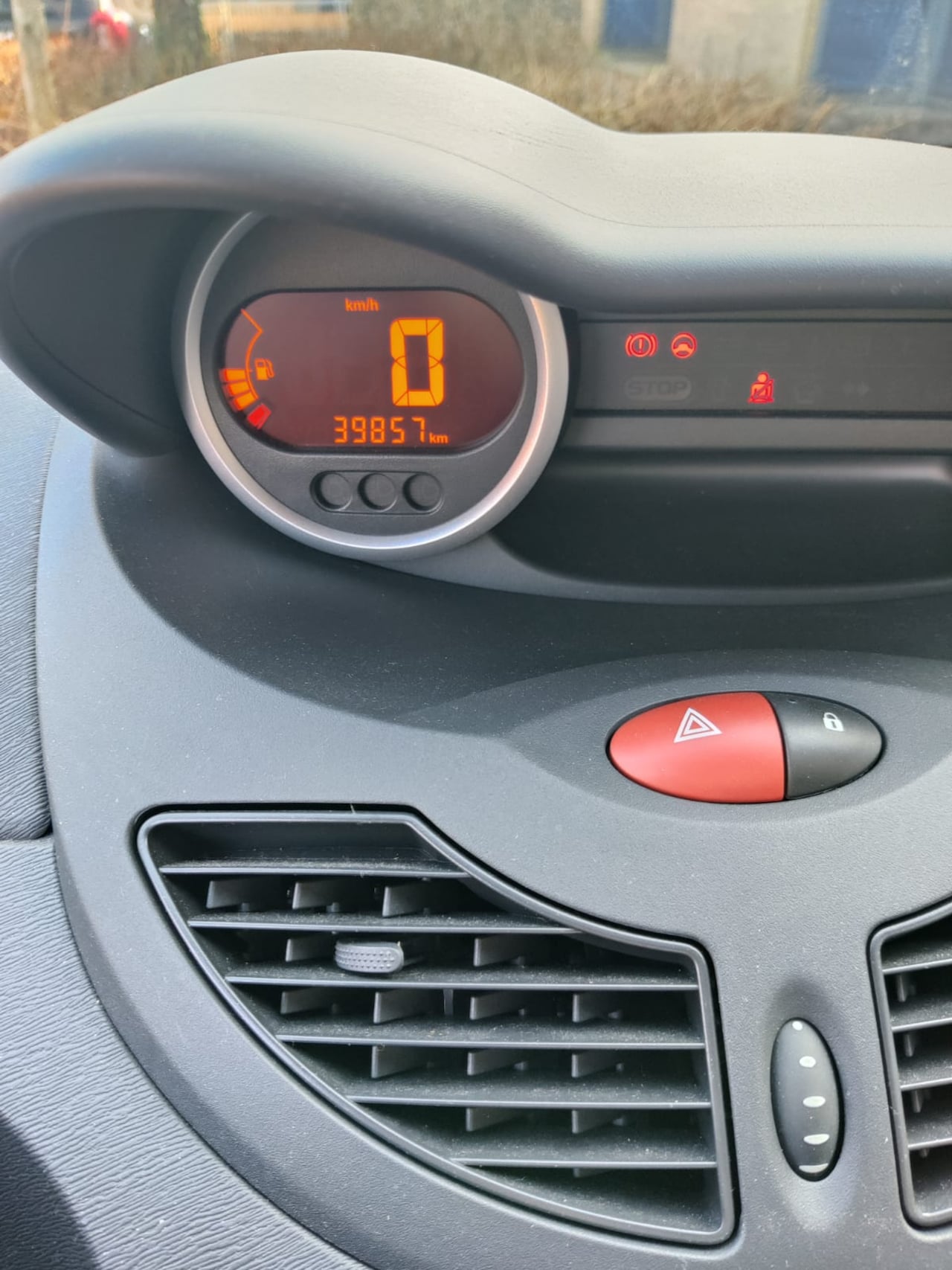 Renault Twingo - 1.2-16V Dynamique Auto is technisch prima, airco is defect - AutoWereld.nl