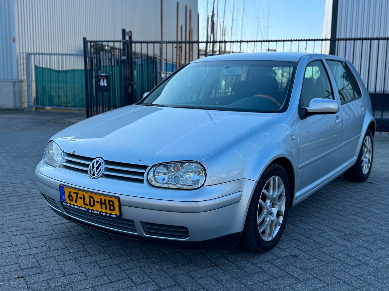 Volkswagen Golf - 2.3 V5 Highline Automaat Clima 5 Deurs - AutoWereld.nl