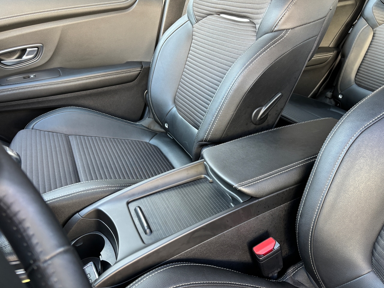 Renault Scénic - 1.2 TCe Intens | Navi. Massage. Trekh. Lage km. Etc.