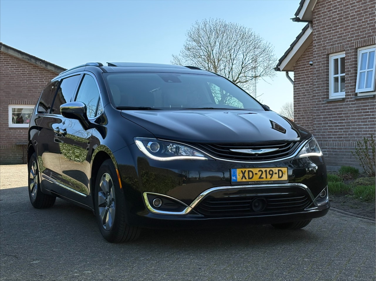 Chrysler Pacifica - 3.6 V6 Hybrid PHEV - NAP - MULTIMEDIA ACHTERIN -  - NAP - MULTIMEDIA ACHTERIN - - AutoWereld.nl