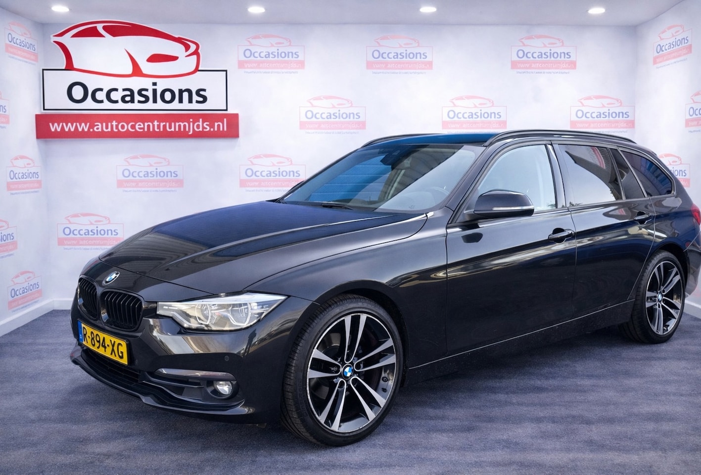 BMW 3-serie Touring - 320i Luxury Edition 180 PK Black Line ! - AutoWereld.nl
