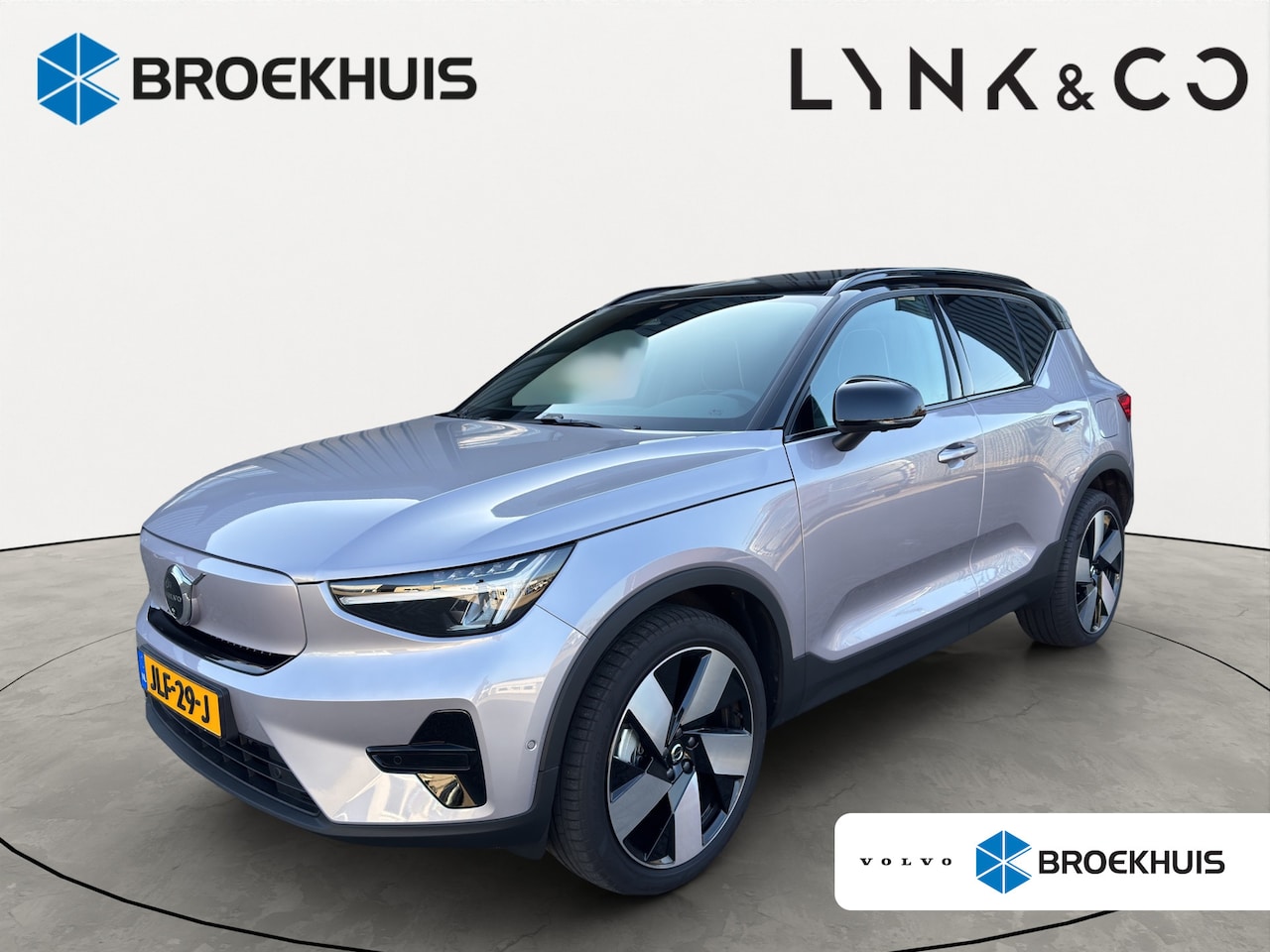 Volvo EX40 - Single Motor Extended Range Ultra 82 kWh | Pano | 360 Camera | 20" inch | Harman & Kardon - AutoWereld.nl