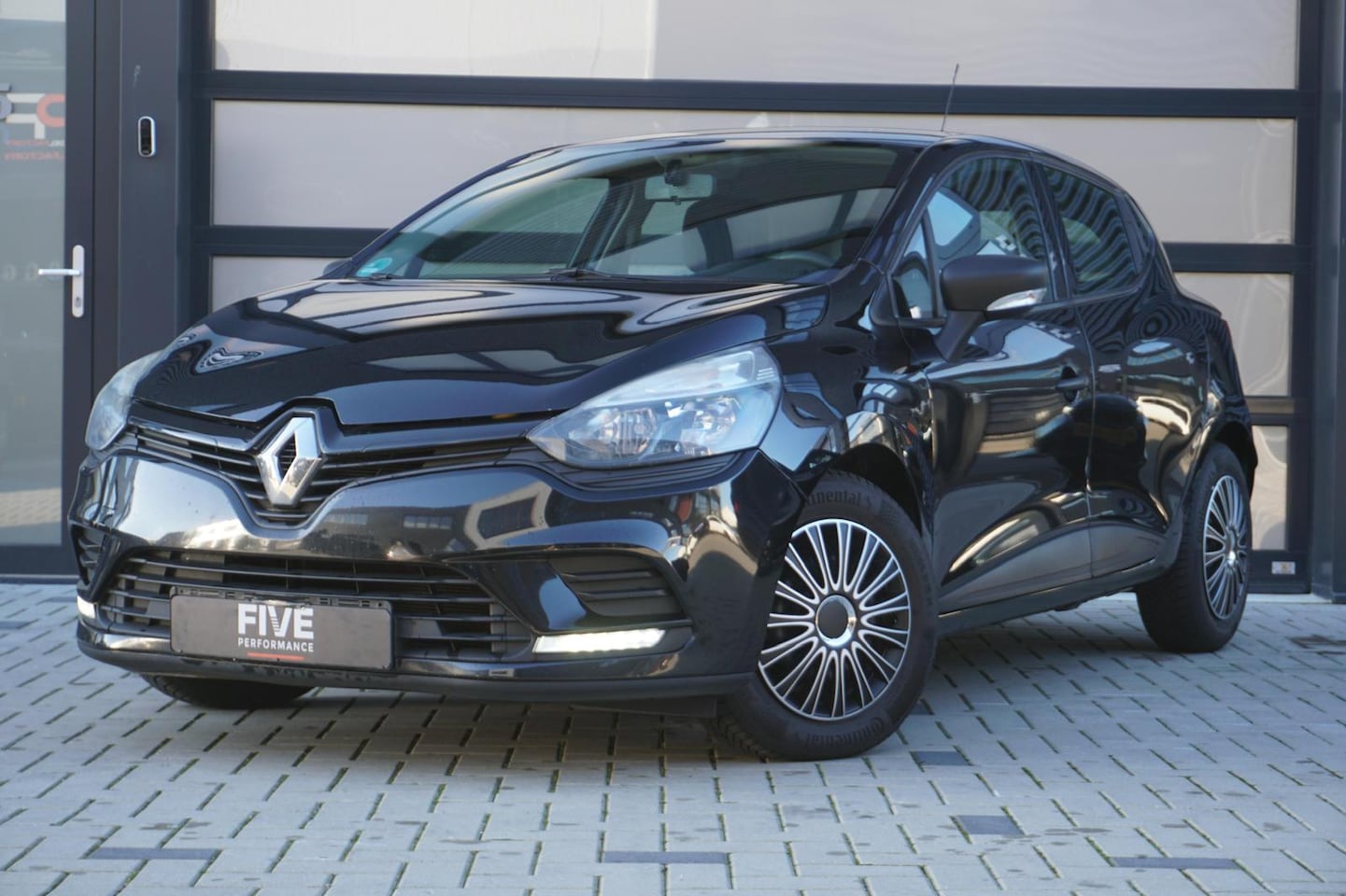 Renault Clio - 1.2 TCe Intens Cruise Control / Snelheidsbegrenzer / Centrale Vergrendeling - AutoWereld.nl