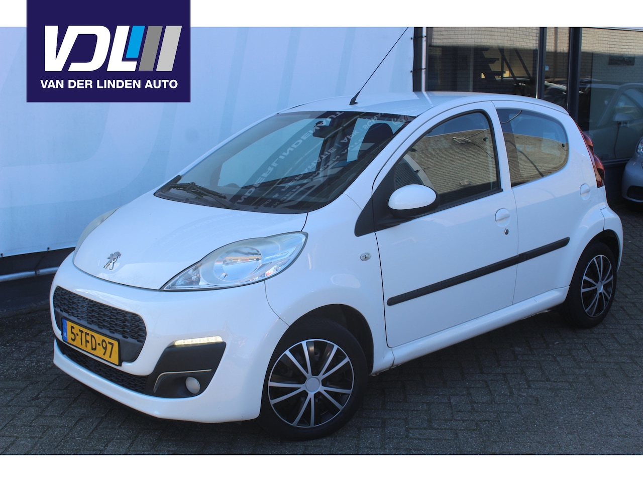 Peugeot 107 - 1.0 Active Airco l Elek. ramen l CD speler - AutoWereld.nl