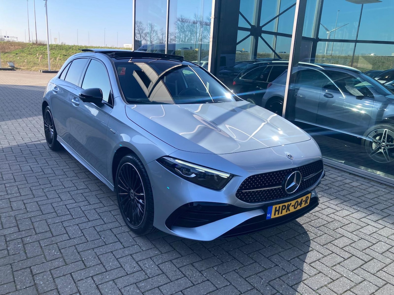 Mercedes-Benz A-klasse - 250 e Star Edition AMG Line LIMITED Hybrid | Premium Plus Pack.| AMG | Multibeam | 360/ Pano - AutoWereld.nl